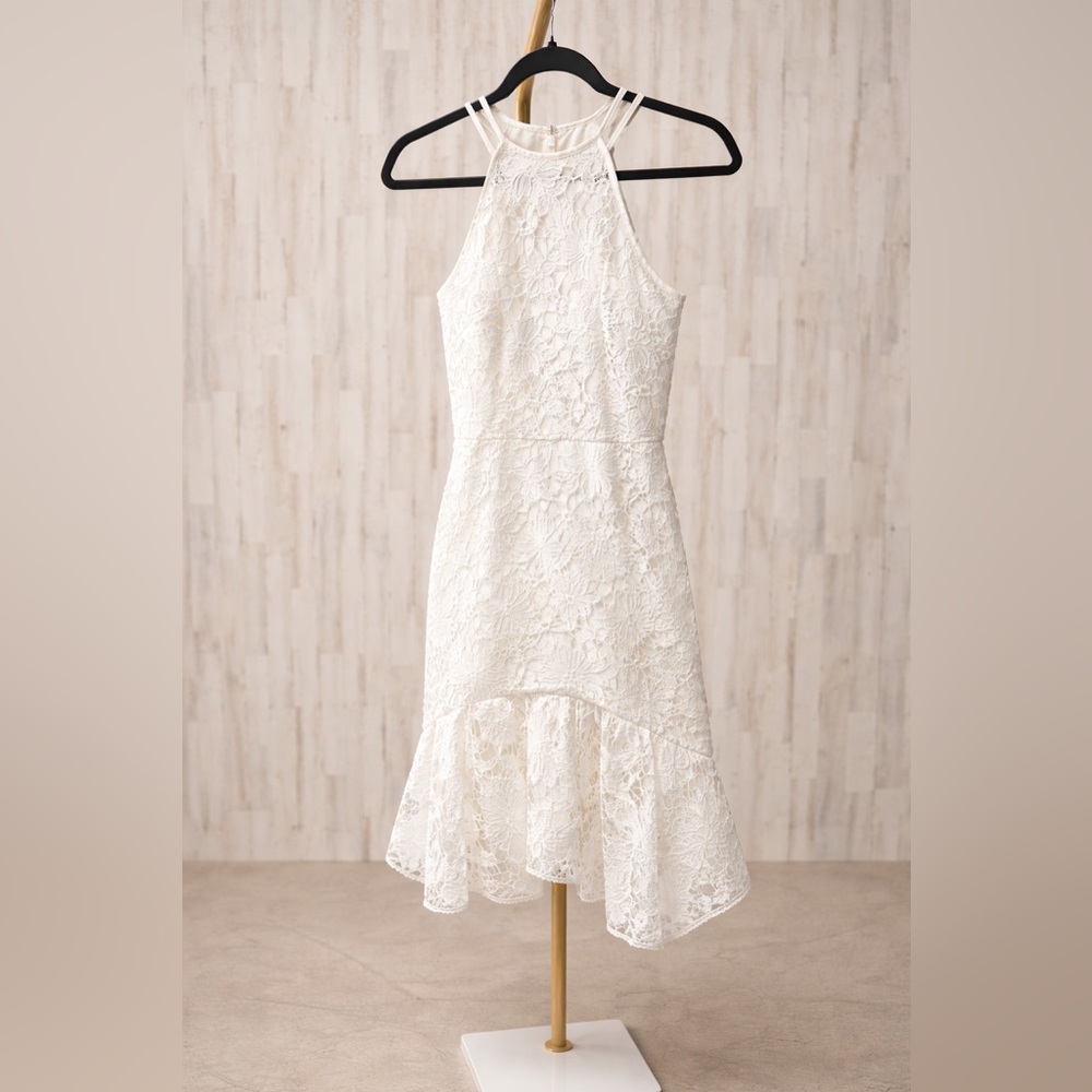 Theia NWT One of a kind White halter neck dress with lace detail Size 4 - Picture 1 of 5